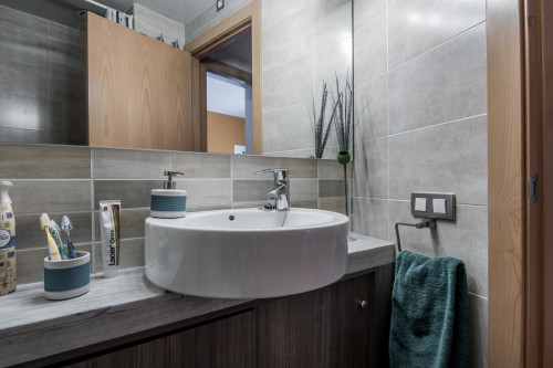 Modern double bedroom near UPC - Campus Diagonal Besòs - Gallery - 10