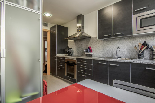 Modern double bedroom near UPC - Campus Diagonal Besòs - Gallery - 11