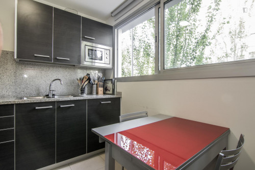 Modern double bedroom near UPC - Campus Diagonal Besòs - Gallery - 12