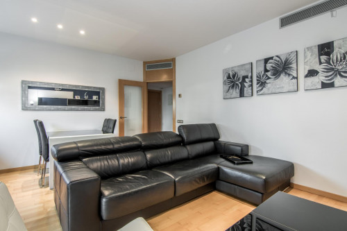 Modern double bedroom near UPC - Campus Diagonal Besòs - Gallery - 18