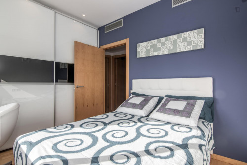 Modern Double Bedroom Near UPC - Campus Diagonal Besòs - 1