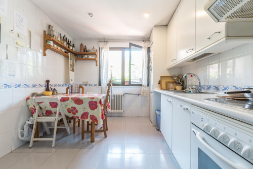 Single bedroom in 4-bedroom house - Gallery - 5