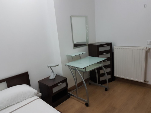Single bedroom in 5-bedroom apartment  - Gallery -  5