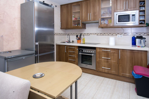 Single bedroom in 5-bedroom apartment - Gallery - 11