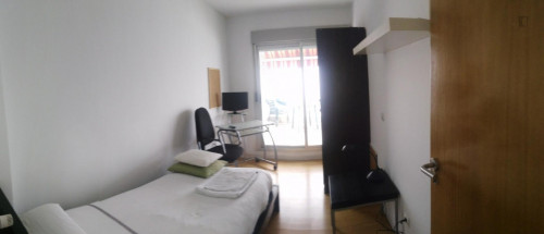 Single bedroom in 5-bedroom apartment - Gallery - 16