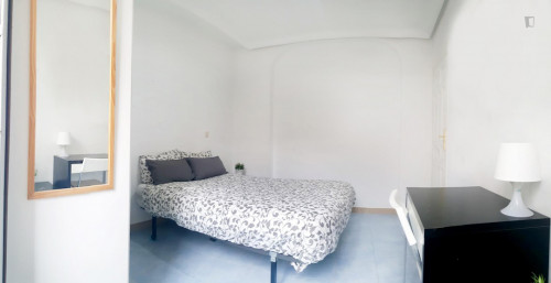 Graceful double bedroom near the Sol train station  - Gallery -  5