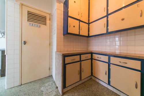 Bright double bedroom in proximity to Instituto Superior de Agronomia  - Gallery -  5