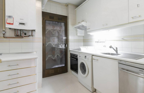 Large twin bedroom in the Delicias neighbourhood - Gallery - 8