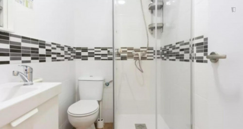 Relaxing double bedroom near Alonso Martínez metro - Gallery - 9