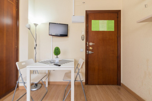 Bright studio next to Universidad Pontificia Comillas ICAI-ICADE - Gallery - 7