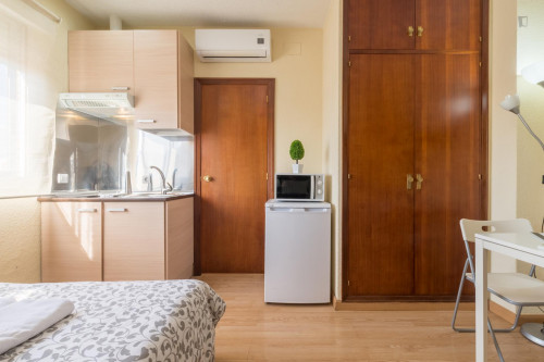 Bright studio next to Universidad Pontificia Comillas ICAI-ICADE - Gallery - 6