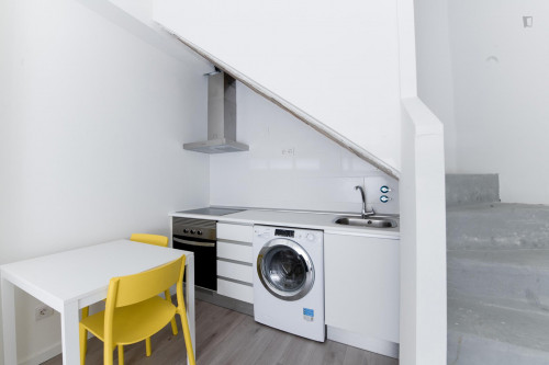 Twin bedroom, with an ensuite bathroom, in Berruguete - Gallery - 6