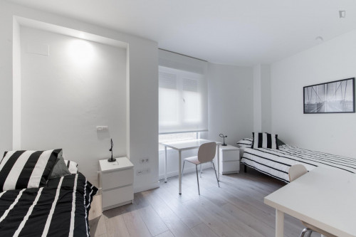 Twin Bedroom, With An Ensuite Bathroom, In Berruguete - 1