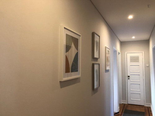 Twin bedroom in a 3-bedroom apartment near Roma metro station  - Gallery -  4