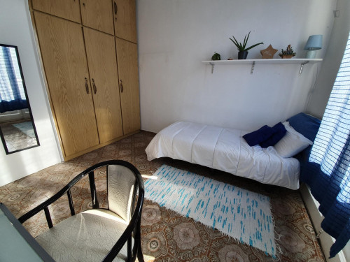 Single bedroom near Drassanes metro station