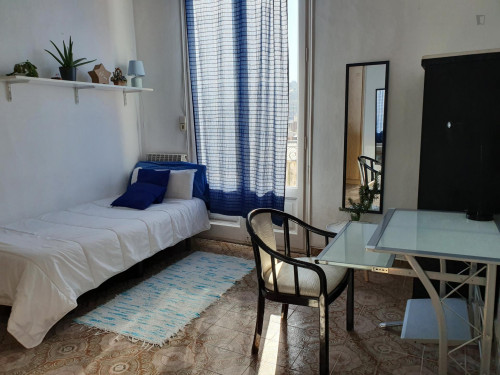 Single bedroom near Drassanes metro station