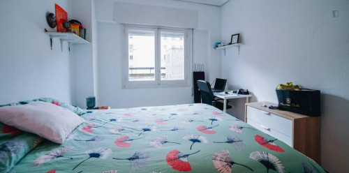 Nice double bedroom close to Goya
