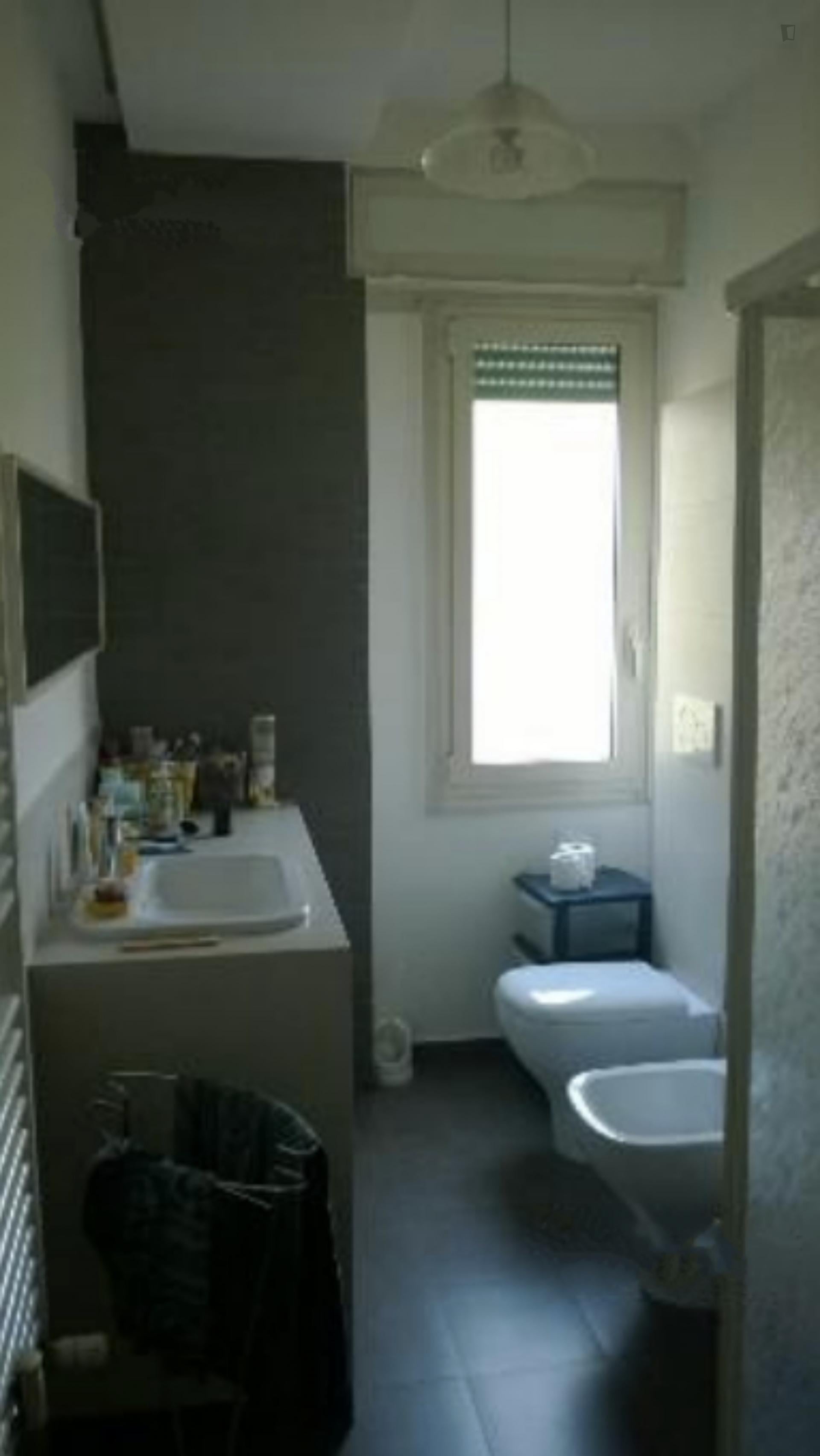 Double bedroom in Pigneto neighbourhood