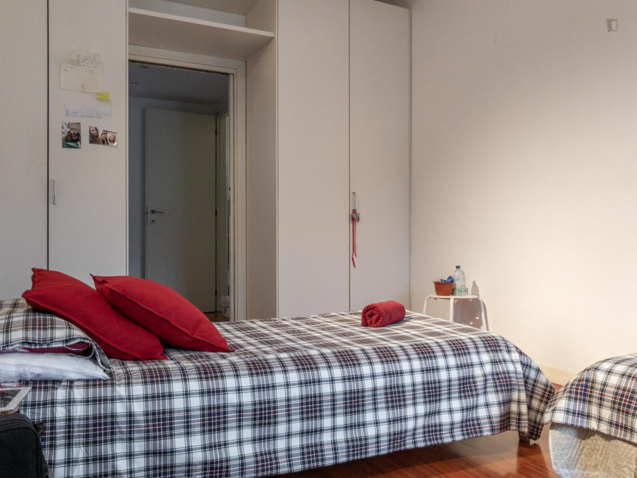 Bed in nice twin bedroom close to Bocconi  - Gallery -  3