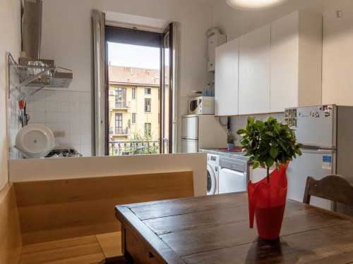Bed in a twin bedroom in Porta Romana neighbourhood - Gallery - 22