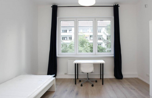 Comfy single bedroom in Britz