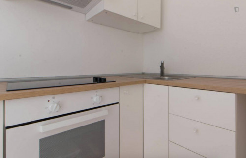Spacious room in 5-bedroom apartment in Tempelhof-Schöneberg - Gallery - 11