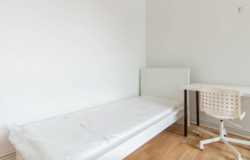 Spacious room in 5-bedroom apartment in Tempelhof-Schöneberg - Gallery - 5