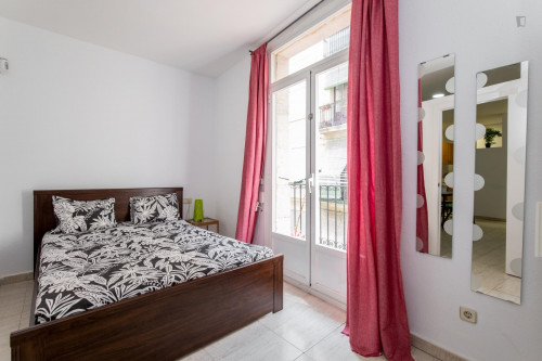Beautiful double bedroom next to Facultat de Filosofia - Universitat de Barcelona