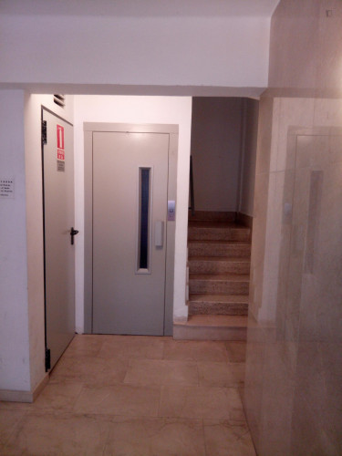 Inviting single ensuite bedroom Pl.1-H1, with its own kitchen, in Mont-Olivet - Gallery - 8