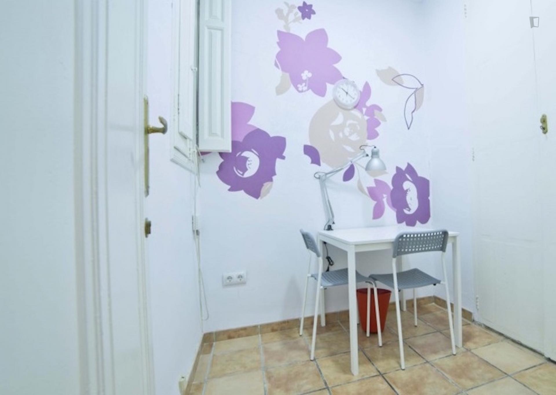Cool double bedroom in a 5-bedroom flat, near Instituto INTER