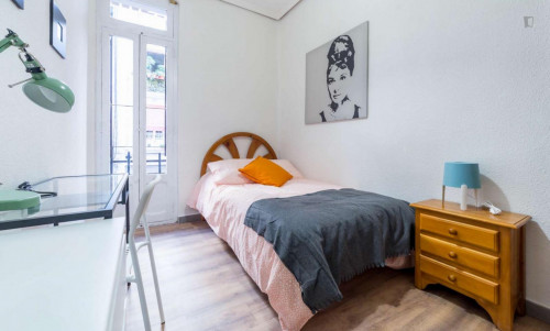 Really Cool Single Bedroom In Eixample - 1