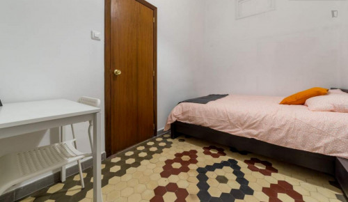 Restful double bedroom in a cool flat, in the Eixample neighbourhood  - Gallery -  2