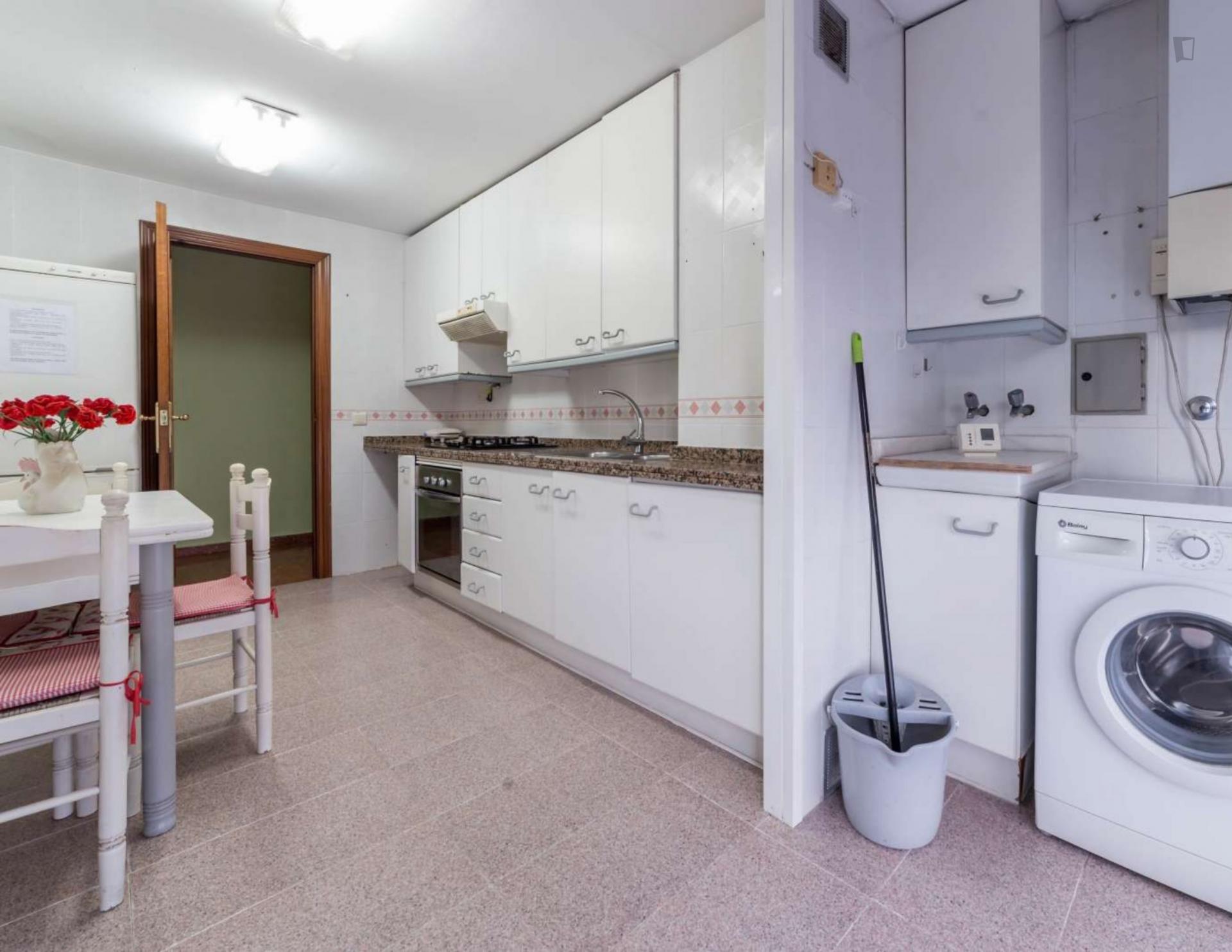 Beautiful double bedroom close to Oxford University Press España