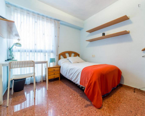  Lovely Single Bedroom Close To Facultat D'Economia (UV)  -  Lovely single bedroom close to Facultat d'Economia (UV)  - Gallery -  1