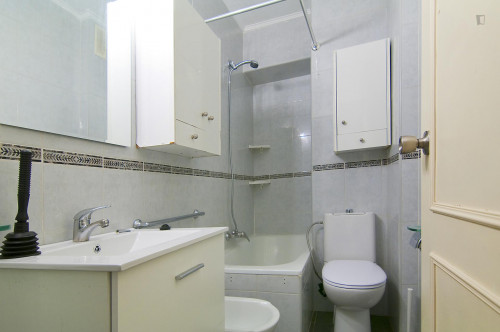 Neat double bedroom in L'Amistat neighbourhood - Gallery - 9