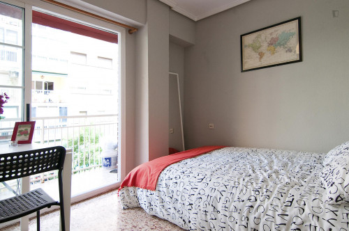  Neat Double Bedroom In L'Amistat Neighbourhood  -  Neat double bedroom in L'Amistat neighbourhood  - Gallery -  1