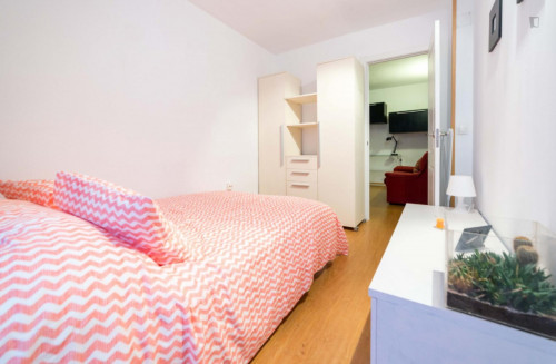 Double bedroom with access to a patio, in the heart of València  - Gallery -  3