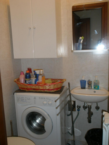 Nice twin bedroom with private bathroom - Gallery - 4