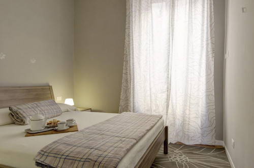  Elegant 2-Bedroom Flat Near Piramide Metro Station  -  Elegant 2-bedroom flat near Piramide metro station  - Gallery -  2
