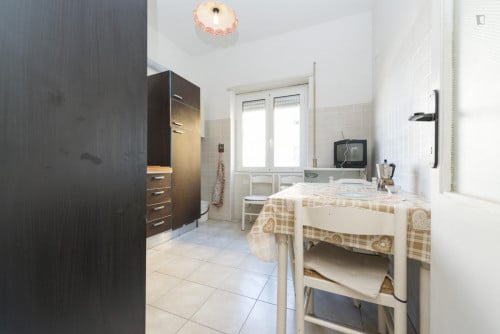 Spacious double bedroom with access to a terrace, near the Porta Furba - Quadraro metro - Gallery - 9