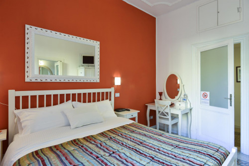 Neat double ensuite bedroom in a 2-bedroom flat, near Parco degli Scipioni  - Gallery -  1