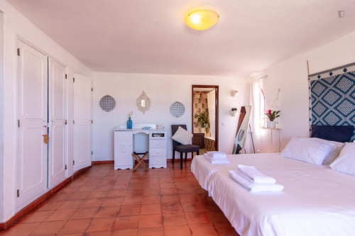 Great twin bedroom close to the Beach - Gallery - 16