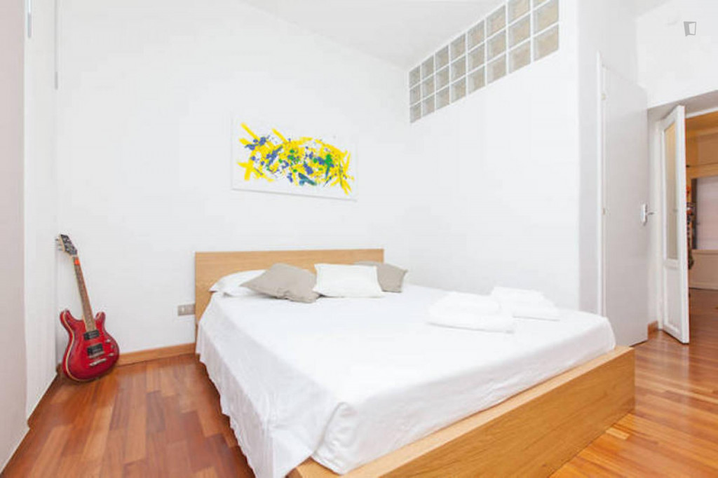 Elegant 1-bedroom apartment near P.ta Venezia metro station  - Gallery -  1