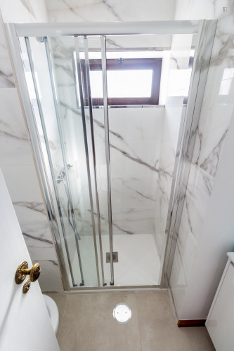 GH4U POVOA VACATION - DOUBLE BED shared bathroom - Gallery - 10