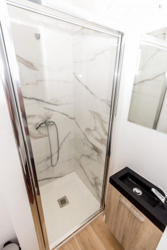 GH4U POVOA VACATION - DOUBLE BED shared bathroom - Gallery - 12