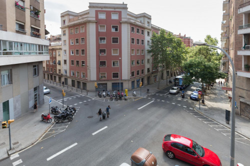 Lovely single bedroom close to Alfons X metro station