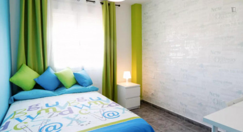 Single bedroom in a 5-bedroom apartment near Urgel metro station - Gallery - 11