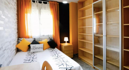 Single bedroom in a 5-bedroom apartment near Urgel metro station - Gallery - 20