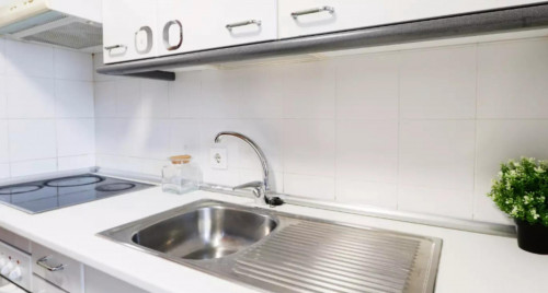 Single bedroom in a 5-bedroom apartment near Urgel metro station - Gallery - 16