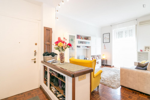Inviting single bedroom in a 2-bedroom flat, in Lodi-Brenta - Gallery - 19